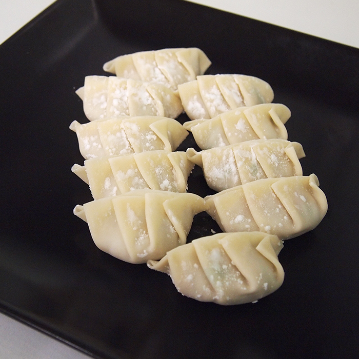 【冷凍】　手造り生ギョーザ